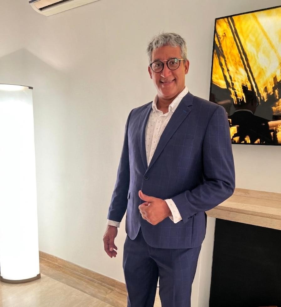 Prof. Rey Vasquez